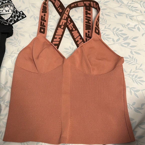 Off-White Top. - Picture 2 of 9